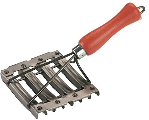 Kerbl Metallstriegel 8-reihig, durchbrochen
