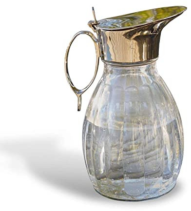 LOBERON Krug Agudelle, Dezente Reliefierung, Kunstvoll Geformter Griff, Elegantes Design, Fassungsvermögen ca. 1,5 Liter, Karaffe, Tischaccessoire, Glas, Messing, klar/silber