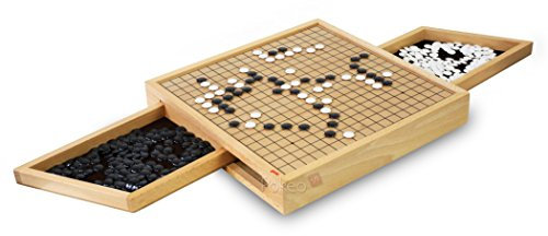 goki 56916 Go Brettspiel mit Ausziehfächern, 30 x 30 x 4,4 cm, Holz, 361 Spielsteine, Strategiespiel Denkspiel ab 6 Jahren, Gesellschaftsspiel