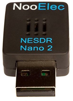 Nooelec NESDR Nano 2 - Winziges Schwarzes RTL-SDR-USB-Set (RTL2832U + R820T2) mit MCX-Antenne. Software Defined Radio, DVB-T und ADS-B Kompatibel, ESD-Sicher
