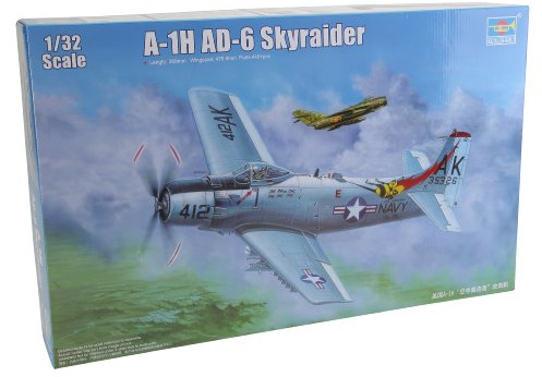 Trumpeter 02253 modellbyggsats A-1H AD-6 Skyraider, olika