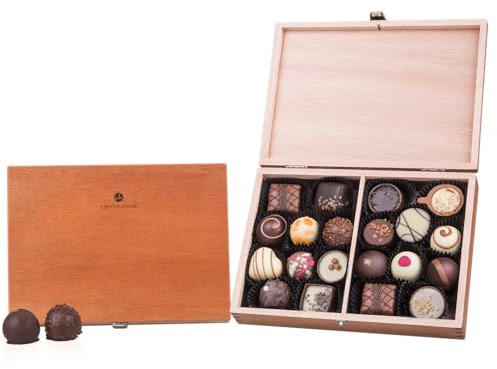 CHOCOLISSIMO Schokolade Geschenk - Pralinen Geschenk - 20 Luxus Pralinen in einem Holzkästchen, Besondere Schokolade - Geschenk, Geschenkidee Geburtstag, Weihnachten, Jahrestag - ChocoClassic