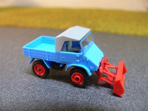 1/87 Epoche Unimog 411 blau mit Räumschild 20401