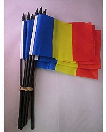 AZ FLAG Bandera con Palo Rumania 15x10 cm Rumana Poliéster Ligero Palo | Uso interior y exterior Enseña de mano România bordes cosidos y acabado reforzado con mástil de plástico