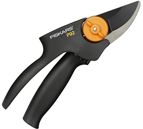 Fiskars PowerGear X Bypass-Gartenschere mit Rollgriff | Für frische Äste und Zweige, Antihaftbeschichtet, Gehärteter Präzisionsstahl, Länge 20 cm, Schwarz/Orange, P92, 1000573