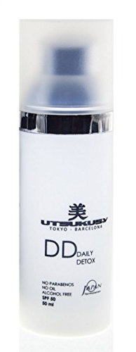 DD-Cream - Tinted Day Cream with SPF 50 - 50 ml - combines Make Up, Skin Care (Hyaluronic Acid), Sun Protection (SPF 50). Colour: CC Cream: Light - BB Cream: Medium - DD Cream: Dark