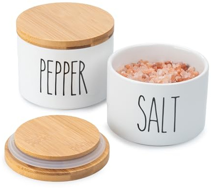 Heartland Home keramisk salt- och pepparskålar. Saltkällare med dubbla hållare med lock – vit, stapelbar saltbehållaruppsättning. Inkl. saltbehållare, pepparskål och 2 lufttäta trälock. 255 ml