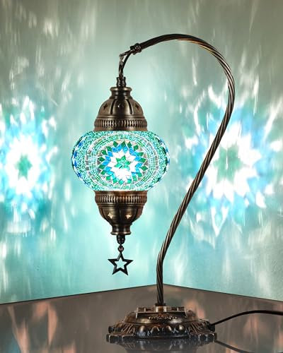 DEMMEX Lampada turca autentica, realizzata in Turchia, lampada da comodino da tavolo in mosaico marocchino turco, realizzata al 100% a mano, corpo in metallo color antico e base decorata, turchese