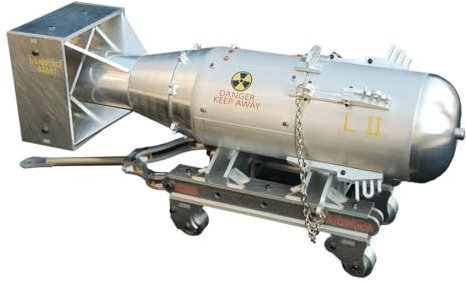 Metalakaer 3D Metall Modell der Hiroshima A-Bombe 1945, USA Little Boy Bomb, WWII Military Assembly Toy (Kit Version/78PCS)