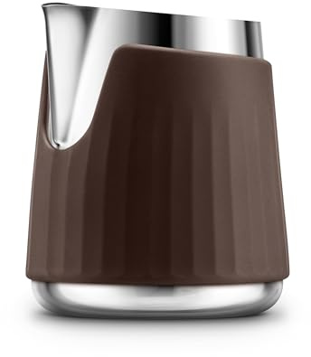 Sage Pro Control Jug, 420ml Griffloses Milchkännchen, Ausguss, Edelstahl | 420ml Griffloses Milchkännchen, Ausguss für Latte Art, Abnehmbarer Hitzebeständiger Silikonmantel, Neigbarer Öffnung