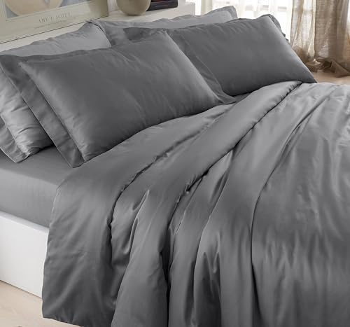 Mahome Completo Copripiumino Matrimoniale Raso di Cotone 100% 300 fili (TC) – Sacco 250x200+40 cm, Sotto con angoli 180x200x30 cm, 2 federe con volant – Made in Italy – Piombo