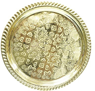 Plateau marocain martelé à la main en laiton doré, idéal pour compléter votre service à thé, fruits ou cérémonie de bougie Touche de décoration orientale. Dimensions : 33 cm