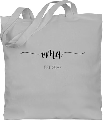 Geschenk mit Namen personalisiert by Shirtracer - Baumwolltasche - Oma est Jahreszahl I Verkündung Du wirst Großmutter Geschenk Oma werden Geschenk zur Omi befördert