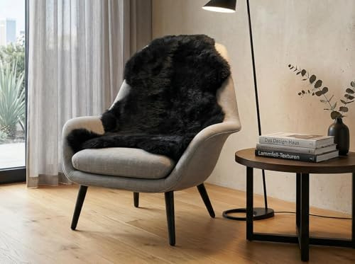Island Lammfell kurzhaar Schwarz Natur – echtes Schaffell Teppich weich & dicht | isländisches Lammfell natur, Fell Teppich für Sofa, Bett & Stuhl | Premium Echtfell Wohnaccessoire (120 x 60 cm)