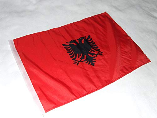 Albanien Flagge 30x45 cm – Nationalflagge mit Doppeladler, wetterfest & UV-beständig, aus robustem Polyester mit seitlichem Hohlsaum – Albanische Fahne für Innen & Außen