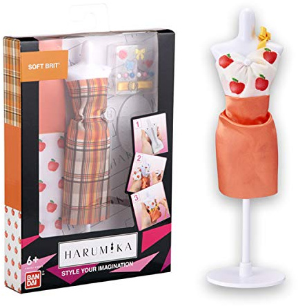Bandai Harumika – Designer-Set – Soft Brit' – Bastelset – Kreiere ohne Nadel und Faden Deine eigene Mode – 40413