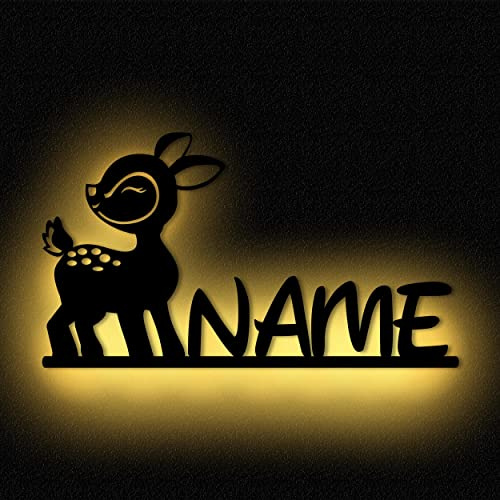 Namofactur personalisiertes LED-Nachtlicht Baby-Reh aus Holz | Mit Wunschname, Batteriebetrieb mit zwei AA-Batterien und in verschiedenen Farben für das Kinderzimmer wählbar