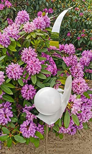 Skulptur Flame weiß matt aus Edelstahl 146 cm Kugel weiß matt gebürstet Gartendekoration Beetstecker Rosenkugel