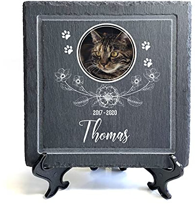 TULLUN Individueller Personalisiert Natürlich & Einzigartig Tiergrabstein Schiefer Gedenkstein für Hund, Katze, Kaninchen und andere Haustiere - Größe 20 x 20 cm - Blumen