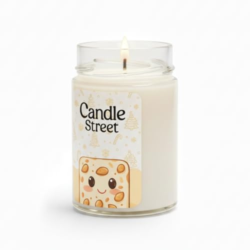 Candle Street – Candela Profumata Torrone 185g | Nocciola, Mandorla e Miele | Collezione Dolce Natale | Candela Artigianale in Vetro, 40h di Bruciatura | Idea Regalo Natalizia Elegante