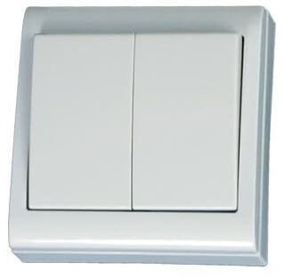 Doble conmutador de superficie blanco, 2 vías, instalación fácil, permite controlar luces desde dos puntos, ideal para hogares y oficinas.