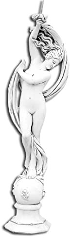 Gartenbrunnen, Statue der Göttin Aurora auf ihrem großen Sockel, Außendekoration aus Kunststein