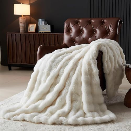 Wajade Luxury Fluffy Rabbit Fur Throw Blanket Super Soft Bubble Faux Fur Blanket Warm Fuzzy Large Blanket for Bed Couch Car Cozy,White 153x203CM