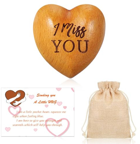 Otuuz A Little Hug Holz Herz Handschmeichler Love You Holzherz Isolation Geschenk Sending You a Hug Karte Holz Glücksbringer Geschenke Säckchen mit Kordelzug für Freunde Familie Liebhaber Paar (Miss)