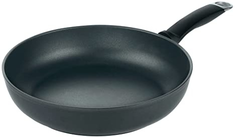 KUHN RIKON TITANIO STAR Bratpfanne hoch 24cm, für alle Herdarten inkl. Induktion, Recyceltes Aluminium, 4-lagige Antihaftbeschichtung, Backofentauglich, Fettreduziertes Braten, Spülmaschinentauglich