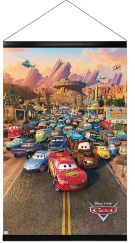 Close Up Cars - Pixar Poster (Hauptmotiv - Alle Charaktere - Lightning McQueen & Freunde) (Größe: 61cm x 91,5cm) (Poster & Posterleisten)