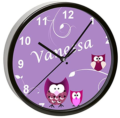 CreaDesign, Wanduhr für Kinderzimmer Eule lila, Kinderuhr schwarz mit Quarz Uhrwerk, personalisiert mit Name, Durchmesser 19,5 cm