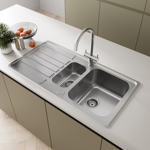 SÄUBER® 970 x 500mm Stainless Steel Kitchen Sink One and Half 1.5 Bowl Inset Drop in Installation, Left Hand Drainer 18/10 Grade Steel Sinks, Free Basket Strainer Waste