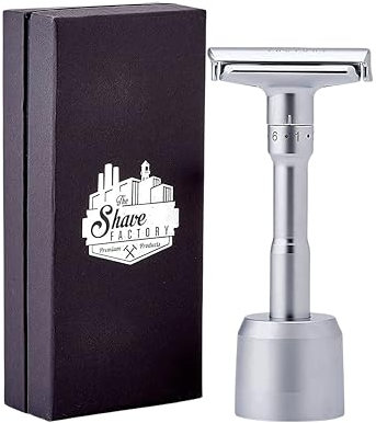 THE SHAVE FACTORY Verstellbarer Sicherheitsrasierer mit Rutschfester Matte & Standfuß – Präzisionsrasierer für Männer – Chrom-Finish – Langlebig, Ausgewogen & Komfortabler Griff