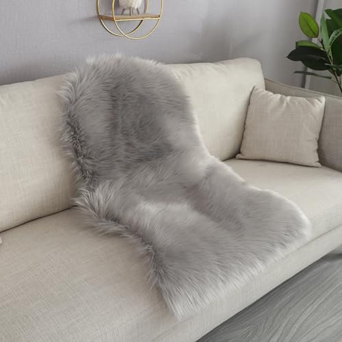 YUGWNN Grau Faux Lammfell Schaffell Teppich,Weicher Fell Carpet,Sofa Matte,Stuhl Felle,60x120cm/23.6x47.2in