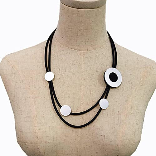 Bysonglezai Halskette Damen Ketten Anhänger Frauen Geschenk Schwarzes Gummi-Seil Statement Kurze Art Und Weise Rot Aluminium Rund Böhmen Streetwear Halsketten Farbe