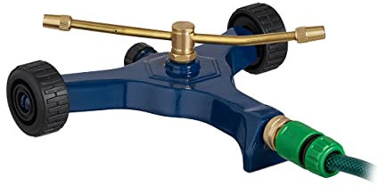 Relaxdays Sprinkler, 2 Arme, mit Rädern, Sprühradius ca. 4-5 m, stufenlos verstellbare Düsen, 3/4'' Anschluss, blau/Gold, 1 Stück