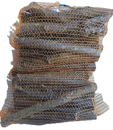 Legna accendifuoco 8 kg diametro 3/4 cm. 100% ecosostenibile: alberi danneggiati, pericolanti o in fase di seccatura. Carpino bianco, Carpino nero, Frassino e Rovere.
