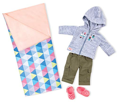 Our Generation – Camping Outfit – Schlafsack-Accessoire – 46 cm Puppenkleidung – Rollenspiel – Spielzeug für Kinder ab 3 Jahren – Spaß beim Campen