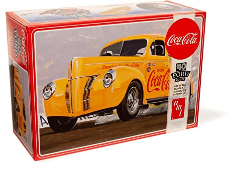 AMT Skill 3 Model Kit 1940 Ford Coupe Coca-Cola 1/25 Scale Model