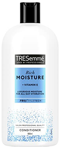 TRESemmé Moisture Rich Conditioner with vitamin E for dry, damaged hair 900 ml