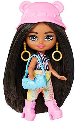 Barbie Extra Fly - Safari Reiseoutfit mit Tiermuster und Styling-Accessoires, bewegliche Puppe mit Langen Haaren und Puppenständer, für Kinder ab 6 Jahren, HPT57