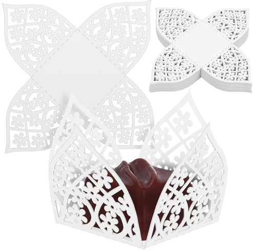 NULYLU Weiße Süßigkeitenbox Sichere Pralinenschachtel aus Papier 50 Stück mit Filigranem Design Dekorativ und Vielseitig Einsetzbar für Hochzeiten und Geburtstage