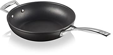 Le Creuset Sartén de aluminio antiadherente con asa y mango, alta, diámetro 26 cm, para todas las fuentes de calor, incluso la inducción, Antracita/Plateado, 51101260010202