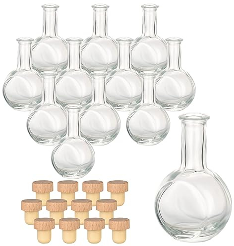 gouveo 12er Set Mini-Glasflaschen 50 ml (0,05 l) 50 ml Liquor mit Holzgriffkorken Klarglas Enghalsflasche zum Abfüllen von Likör, Spirituosen, Öl & Essig, Deko-Vase (LF050HGK)