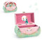 DJECO Boîte à Musique Balade en Carrosse - Rangement Bijoux et Secrets Élégant - Mélodie Harmonieuse - Recouverte de Papier et Intérieur Velours Doux, Miroir - Princesse Décorative