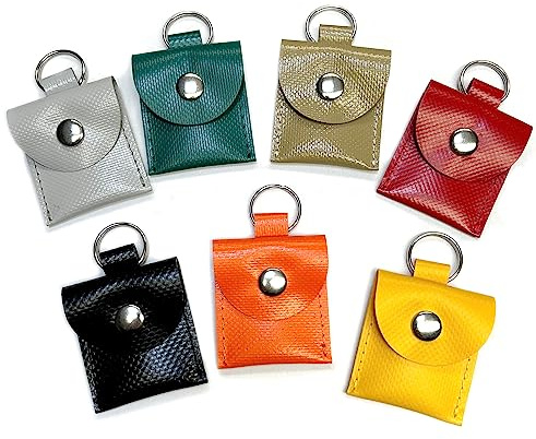 Manufactica® PUKY LKW-Plane Etui für Apple AirTag oder Hundemarke – Leder Schutzhülle – AirTag Halter & Schlüsselanhänger – Pickholder – handgefertigt