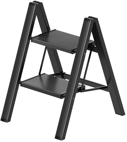 GameGem Escabeau pliable à 2 marches avec large pédale antidérapante, matériau en aluminium léger mais robuste, charge de 150 kg, aspect moderne mignon pour les espaces domestiques intérieurs, noir