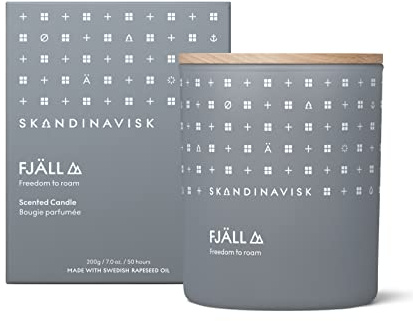 Skandinavisk FJÄLL 'Highland' Scented Candle. Fragrance Notes: Heather and Thyme, Ground Berries and Leaf Sap. 200 g