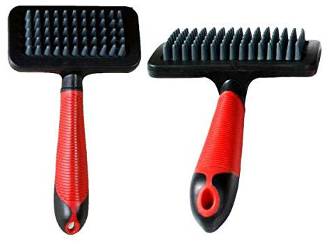 Karlie Massagebürste L: 19 cm B: 12 cm H: 4 cm L rot-schwarz