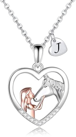 Kraven Collier Fille et Cheval pour Femme Fille Lettres Initiales Coeur Pendentif Collier Cadeaux de Amoureux des Chevaux et Fille Chaîne Bijoux